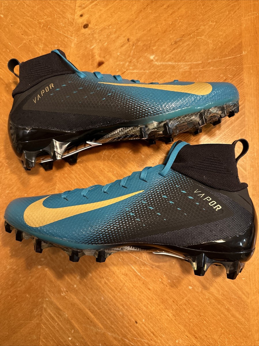 Nike Vapor Untouchable Pro Football Cleat AO3021-012