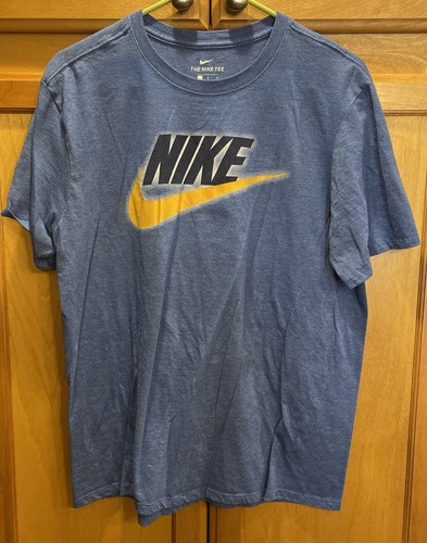 Nike Graphic T-Shirt Athletic Cut Herren Large