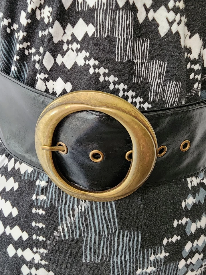 Top cami vaquero GLO con sujetador incorporado. Talla M (34B) Blanco y negro Foto 3 de 4