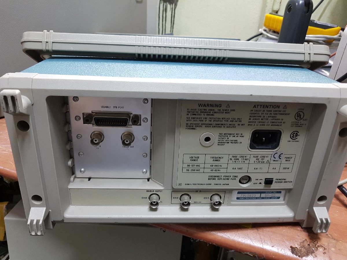 Tektronix AFG2020 Synthesized Arbitrary Function Generator, Opt 02 Tektronix AFG2020 Synthesized Arbitrary Function Generator, Opt 02