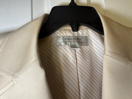 Tahari Arthur S Levine Beige Single Breast Woman’s 2 Button Blazer Size 12 EUC - Picture 4 of 14