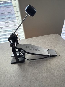 Simmons Drum Pedal,single chain , extra nice condition.