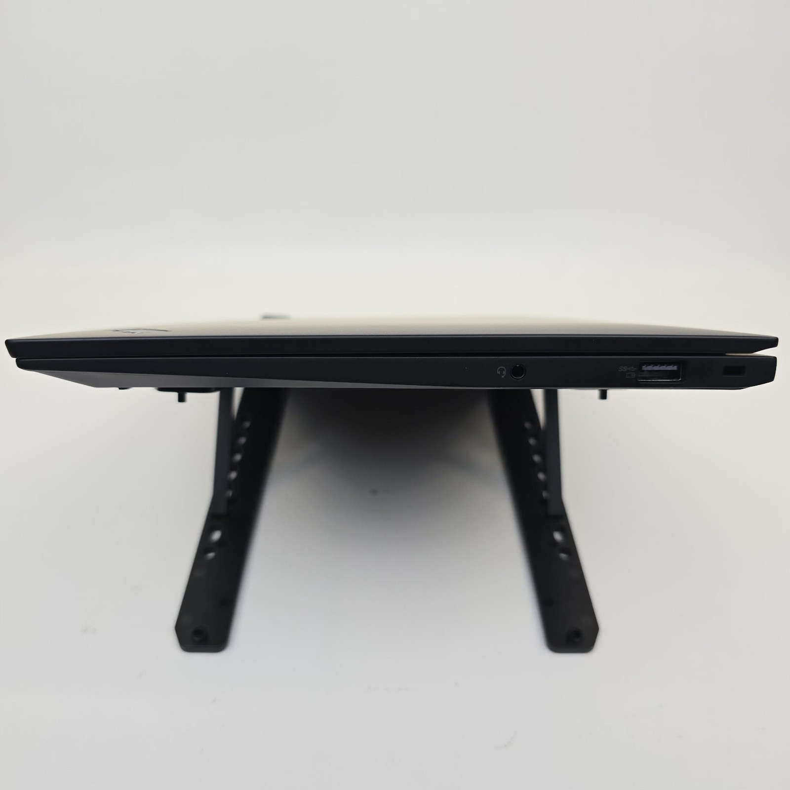 Lenovo ThinkPad X1, 14-Inch Laptop, with Intel Core i7 13th Gen., No OS