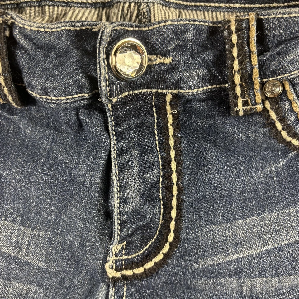 Pantalones Cortos Miss Chic Para Mujer Grandes Azul Denim Estrás Bolsillos Tachonados Adornados Foto 4 de 4