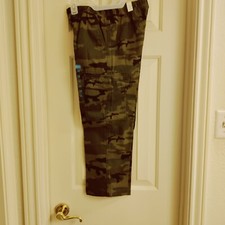 Boys Children's Place Camo Pants Size 14
