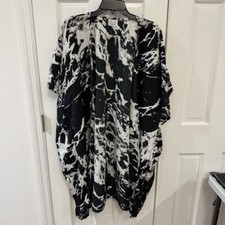 Melrose and Market Marble Print Kimono   One Size