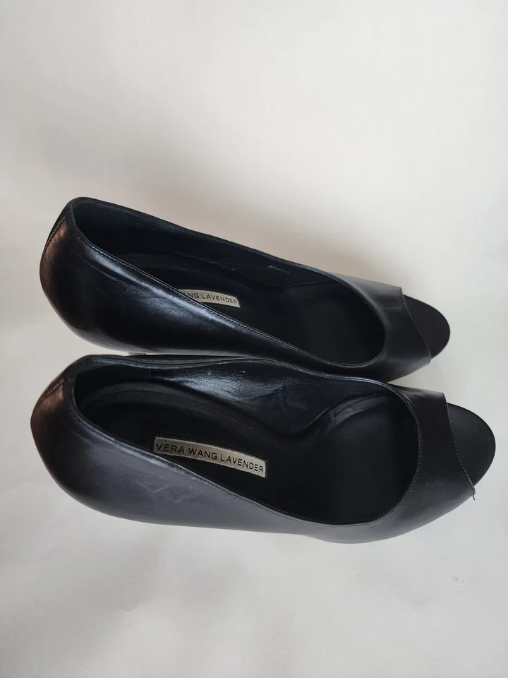 Vera Wang Lavanda 9.5 o 41 Cuero Negro Puntera Abierta Tacones Foto 3 de 4