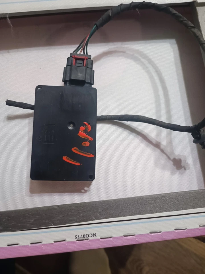 2013 2014 Acadia Enclave Traverse Bumper Blind Spot Module Sensor # OEM 22844861 - Image 4 of 4