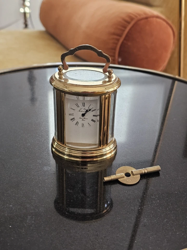 Старинный латуни L' EPEE Sainte Suzanne французский 11 драгоценностей овальный перевозки часы w/ключ  - Изображение 2 из 4