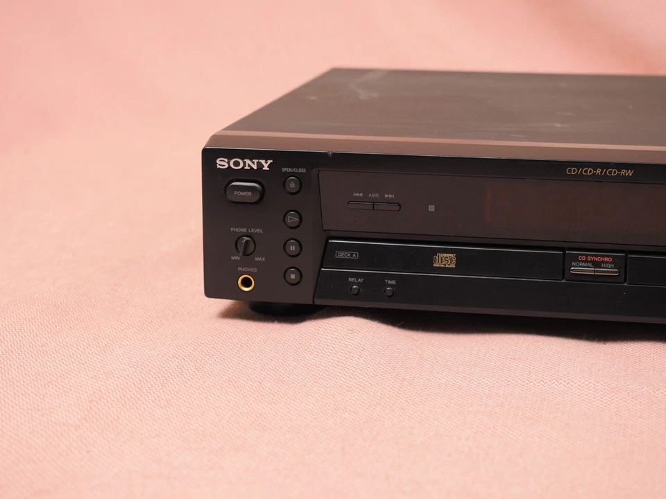 Sony RCD-W1 CD-R / CD-RW Digital Recorder CD Player For Parts or Repair - Image 2 of 4