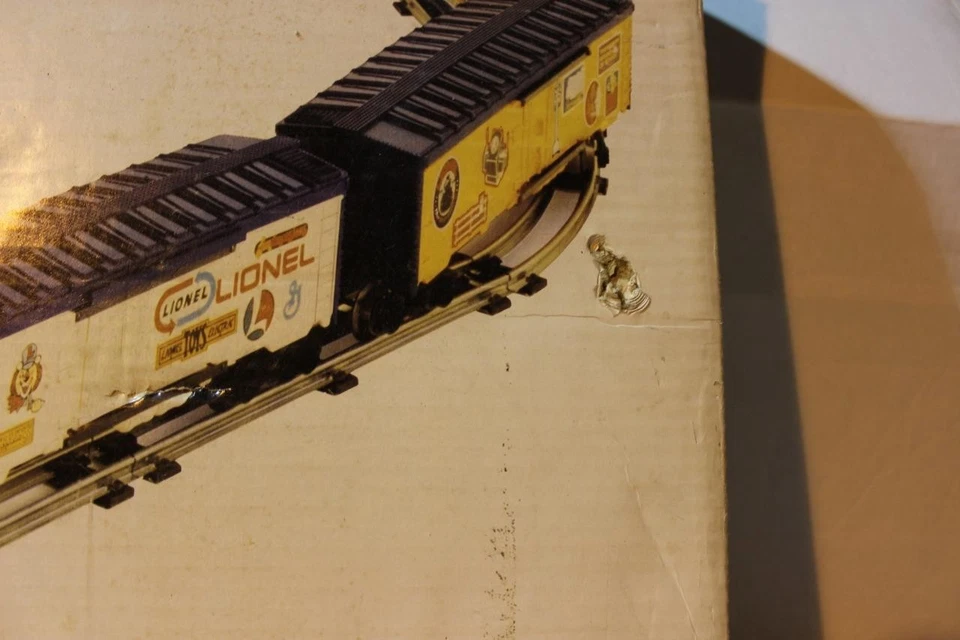 MPC LIONEL 1585- 75TH ANNIVERSARY COMMEMORATIVE SET  - BOXED- LN- H1 - Image 3 of 4