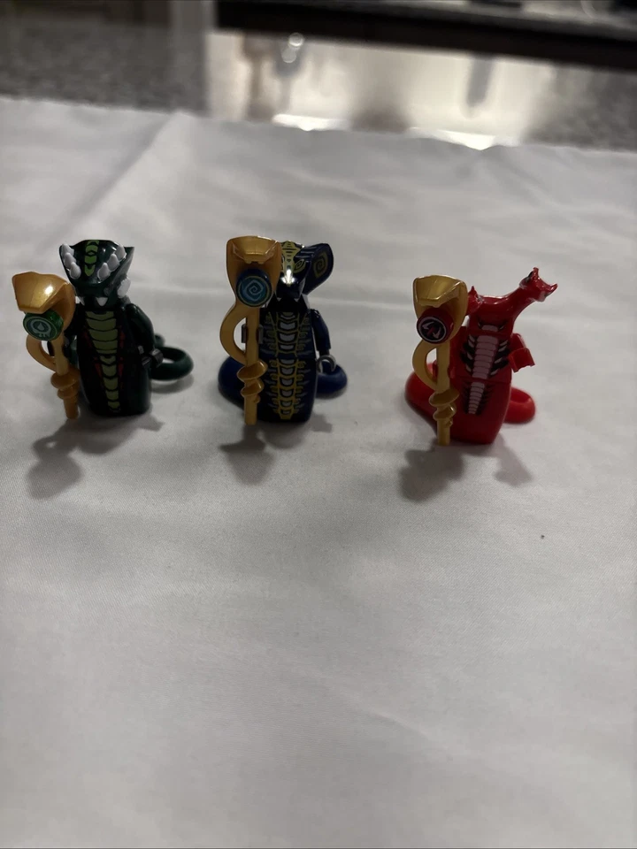 Lote de 3 minifiguras LEGO Serpentine Generals (genuínas) Ninjago - Imagem 2 de 4