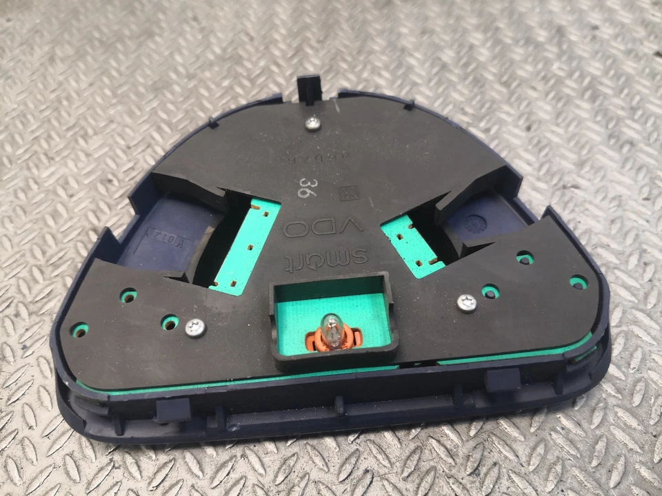 SMART CITY-COUPE 450 Hazard button - Изображение 3 из 4