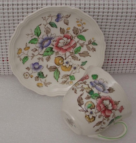 ROYAL DOULTON Demitasse Tea Cup & Saucer MONMOUTH Made in England EUC - Picture 3 of 4