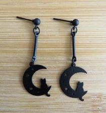 Gothic Witchy Halloween Crescent Moon & Cat Black Dangly Drop Goth Earrings