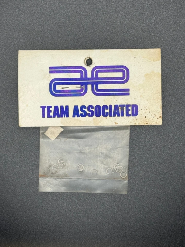 Team Associated Vintage 4124 "C" Clips (Pack of 14) - Image 2 of 2