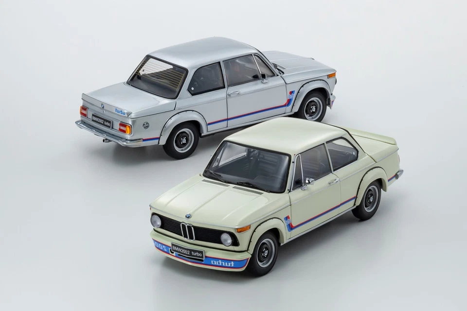 KYOSHO 1/18 Diecast - BMW 2002 Turbo 1974 Silver or White - Immagine 2 di 4