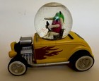 M&Ms World Las Vegas Yellow Hot Rod Snow Globe — photo 2