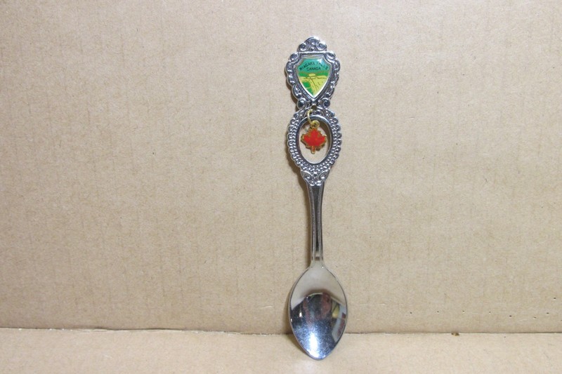 ENAMELED NIAGARA FALLS, CANADA COLLECTOR'S SPOON