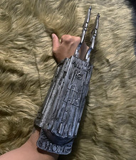 PREDATOR Right-SIDE GAUNTLET   COLLECTOR S PI...