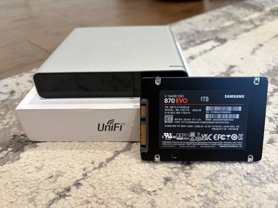 Ubiquiti UniFi Cloud Key Gen2 Plus Controller (UCK-G2-PLUS) with 1TB Samsung SSD
