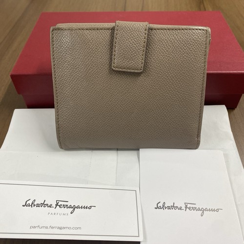 Salvatore Ferragamo Wallet Bi-fold Wallet Cambaccini (Wallets only) - Picture 2 of 10