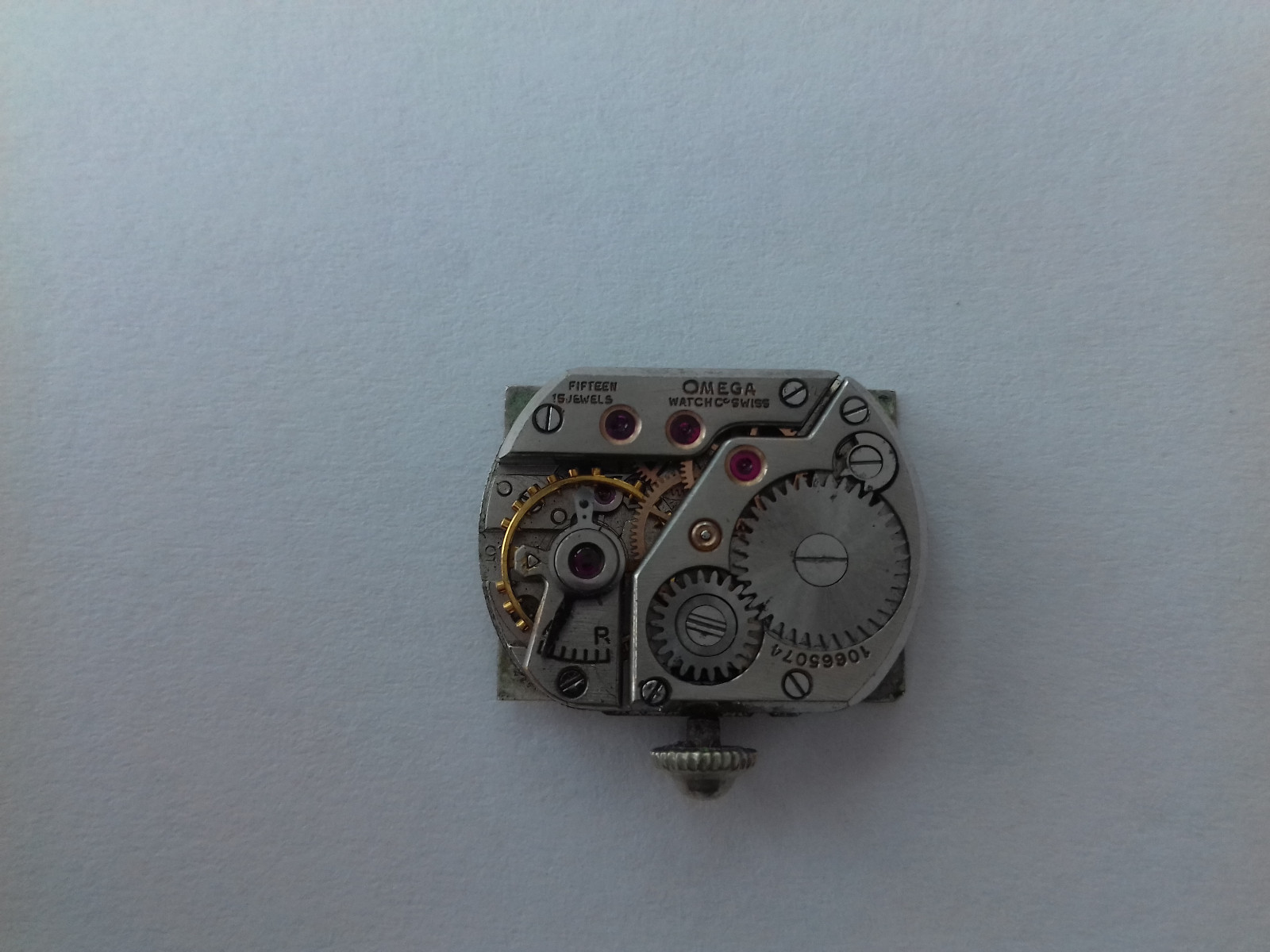 Omega VINTAGE CALIBER 10665074 FOR PARTS OR REPAIR WATCH SWISS 