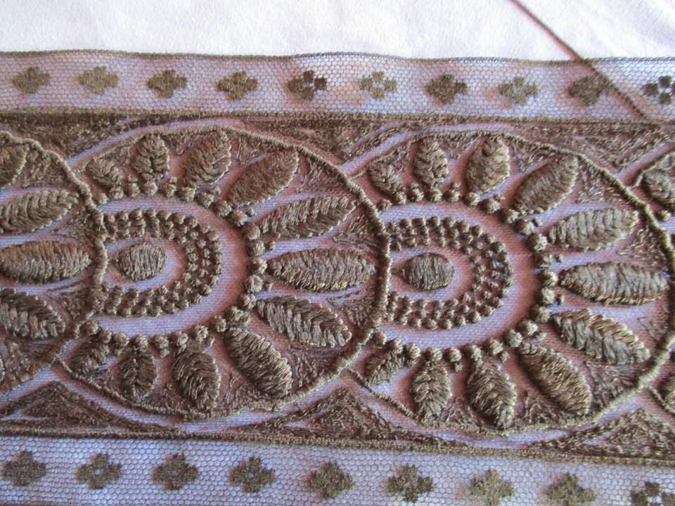 Large entre-deux tulle brodé noir ancien (1912-1920) 1,93 m x 11 cm - Photo 4/4