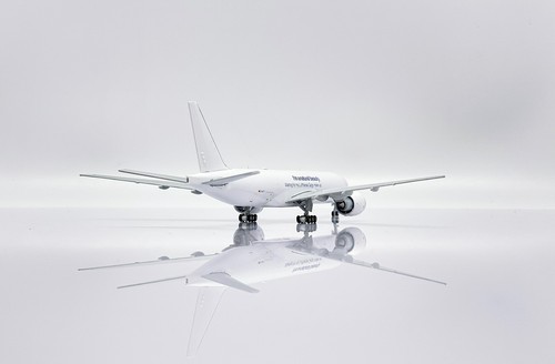 Lufthansa Cargo JC Wings 1:400 B777-200LRF ""Belleza natural - Flaps Up"" D-ALFJ - Imagen 10 de 12