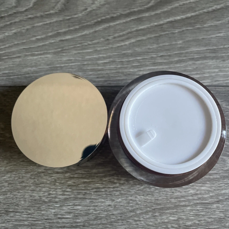 VIVO Neo-Thermal Mask (60g/2oz) NEW/SEALED IN BOX - Image 2 of 4