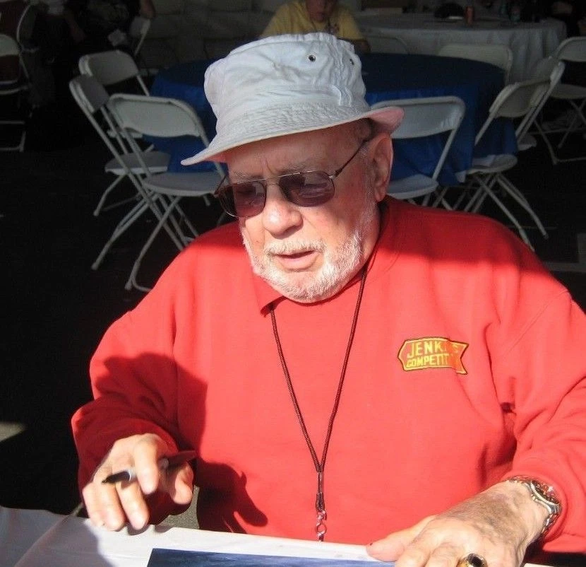 AUTOGRAFADO BILL "GRUMPY" JENKINS COMPETIÇÃO 1968 SUPER ESTOQUE SS/C 8" X 12" - Imagem 2 de 2