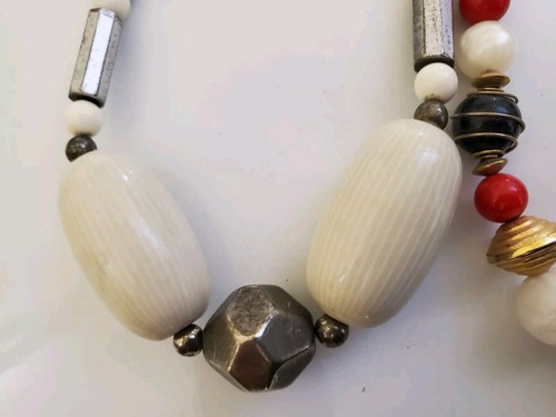 LOTTO 4 COLLANE DI PERLINE GROSSE VINTAGE, LEGNO/LUCITE/CONCHIGLIA+ - Foto 6 di 9