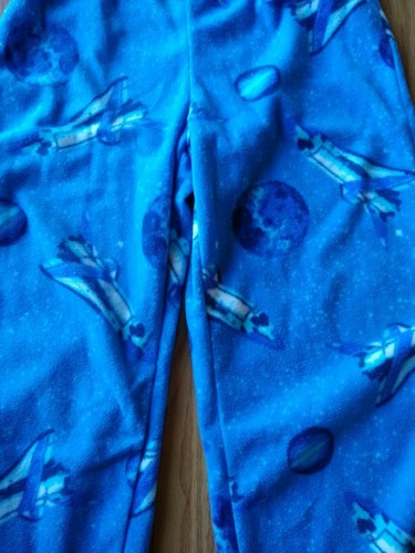 KOMAR KIDS Boys Pajamas Fleece Pants XS (4/5) Outer Space Earth Blue NEW NWT - Picture 2 of 3