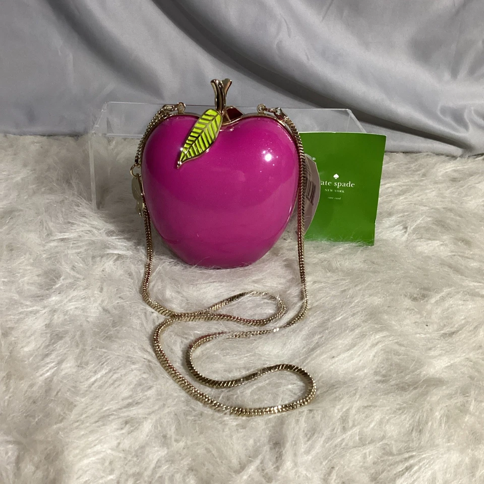 Bolso de Hombro Kate Spade “Lejos del Árbol” Rosa Lámina Metálica Resina Manzana RARO Foto 3 de 4