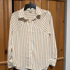 Women’s Olive And Oak Button Up Blouse Size Small
