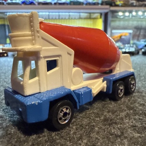 Vintage Hot Wheels Oshkosh Cement Mixer Concrete Truck 1991