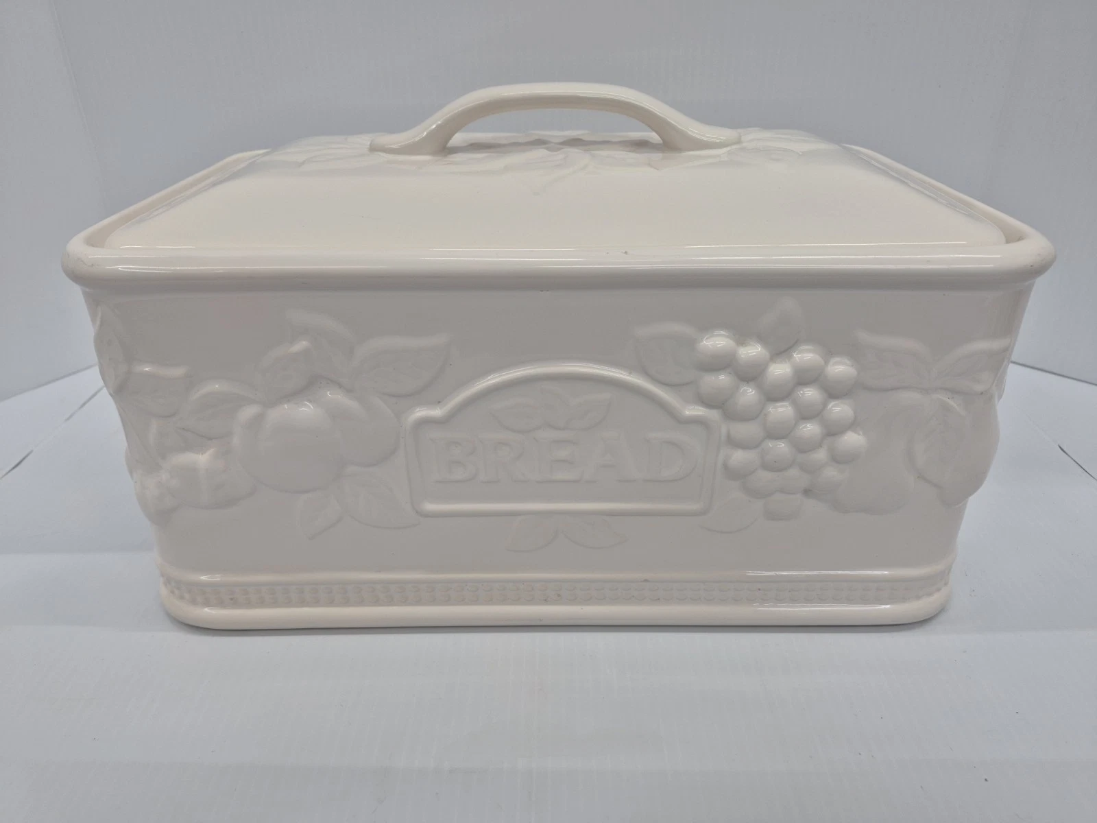 Vintage Portugal Ceramics Berries & Fruit Glazed Ceramic Bread Box 14x8 White
Opens in a new window