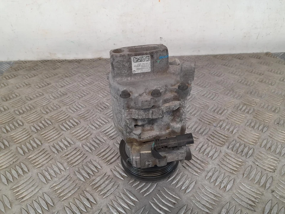 Vauxhall Viva Mk4 2015-2021 A/C Air Con Compressor Pump 94551797 - Image 4 of 4