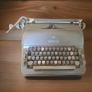 Adler Universal 39 Typewriter | eBay