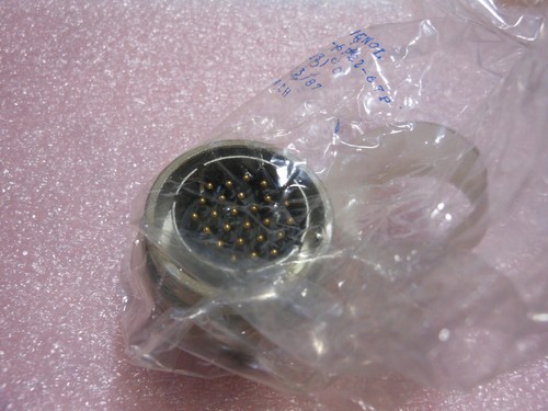 Amphenol Stecker mit Kontakten 67-06P22-67P(108) Farbe Gold NSN: 5935-00-845-7508 - Bild 6 von 10