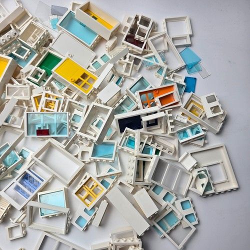 LEGO White Windows and Doors Bundle Frames and Glass LOT bundle City LOT A - Picture 4 of 7
