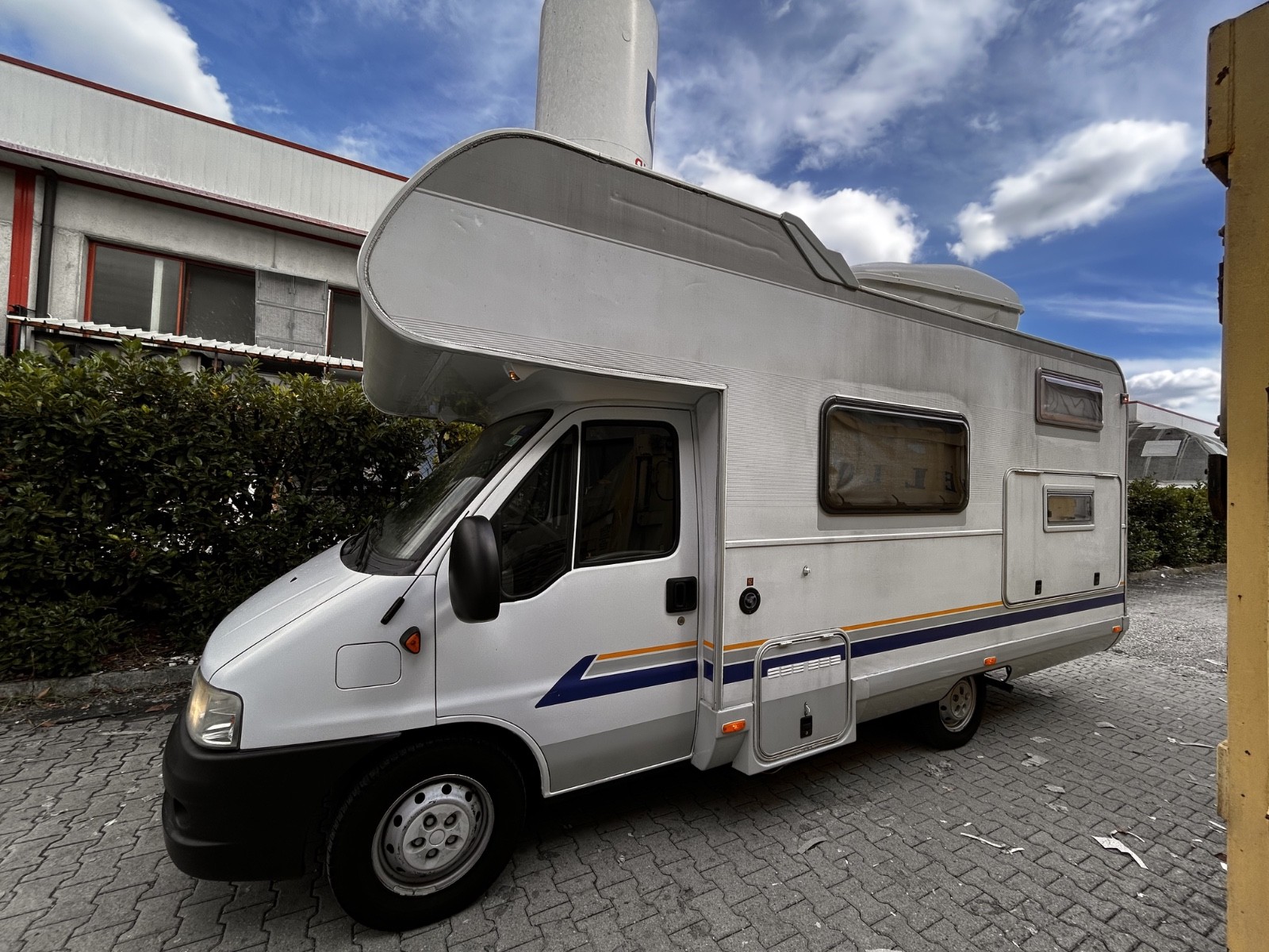 Splendido Camper Mansardato Bürstner Active A 573 - Fiat Ducato - Letti a Castel foto 2