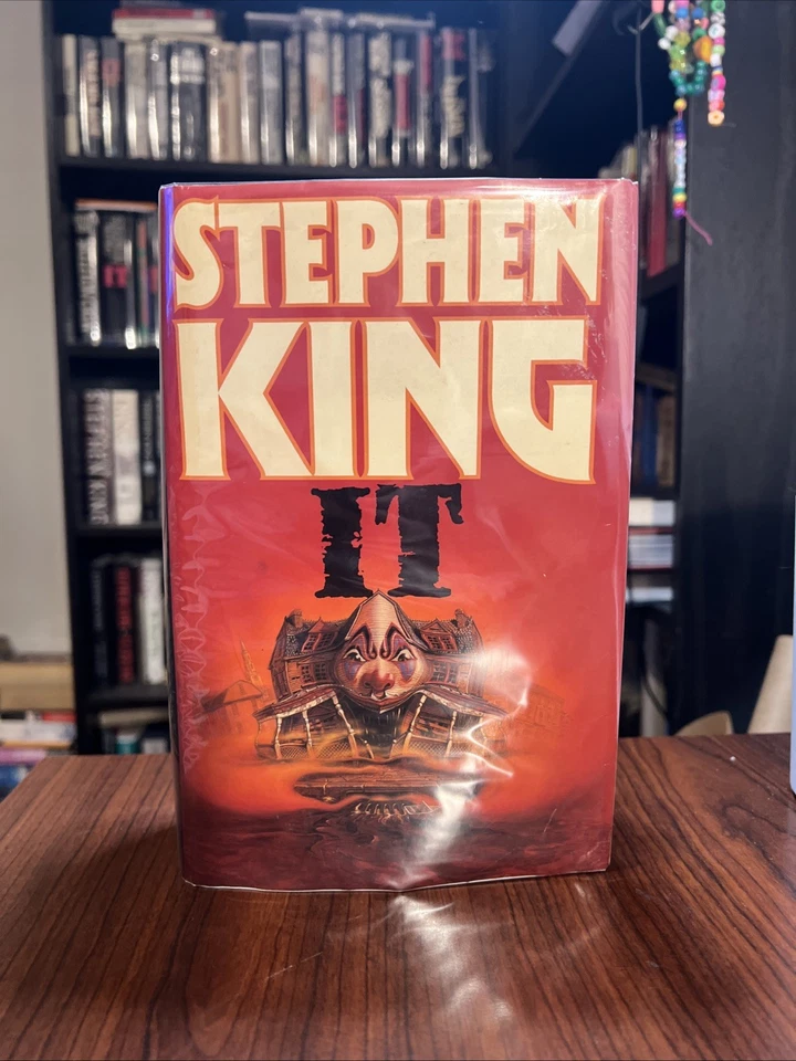 Stephen King It 1st Edition UK Printing Hodder & Stoughton 1986 First Printing - Image 2 of 4