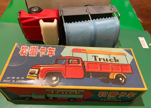 Camioncino Vintage TRUCK FRICTION in latta. - Foto 8 di 8