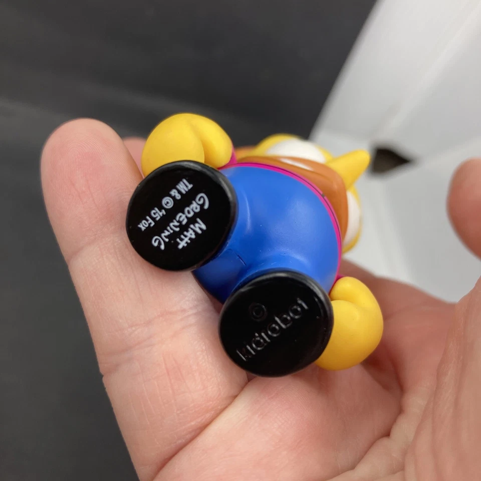 Kidrobot Los Simpson 25 Aniversario Hank Escorpio 3” Mini Figura Vinilo Foto 3 de 3