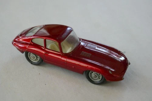 Vintage Matchbox Car Lesney No 32 E Type Jaguar