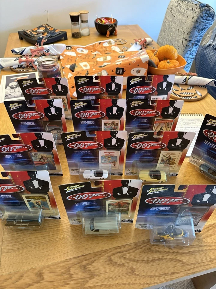 Johnny Lightning James Bond 007 40th anniversary Release 2 (12 Cars) - Image 3 of 4