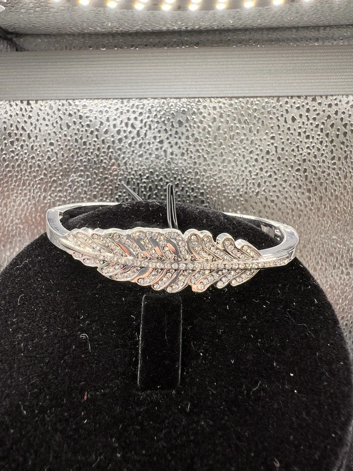 Jessica Simpson Women’s Watch & Bracelet Set JSB8011SL-Silver Tone w/Crystals - Image 3 of 4