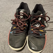 Nike Men s Low Top Lace-Up Basketball Sneaker...