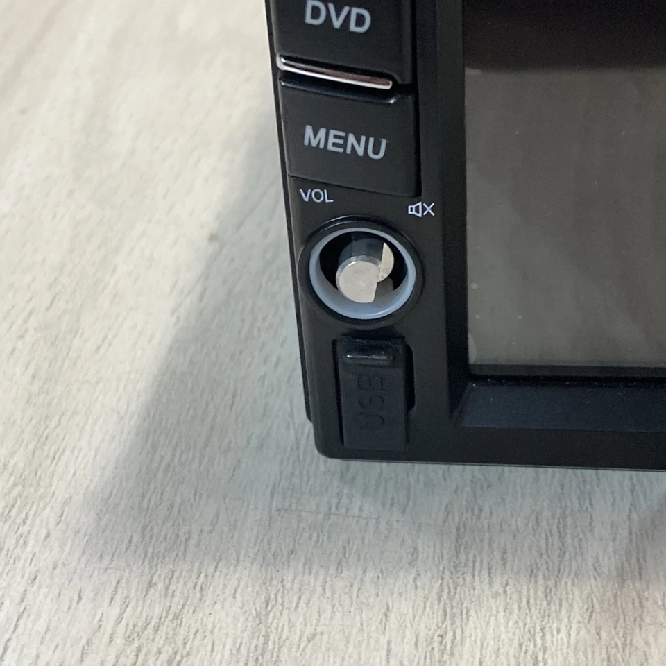 6" CAR DVD MULTIMEDIA AND GPS NAVIGATION SYSTEM - Image 2 of 4